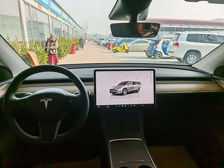 Фото 9 - Tesla Model Y