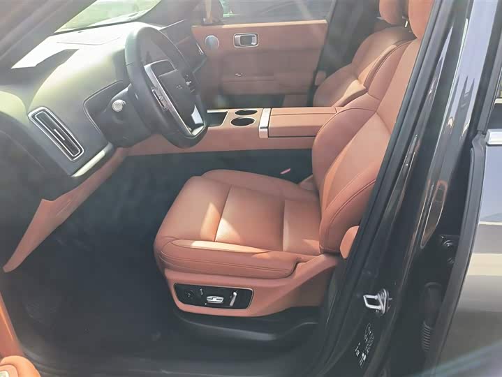 Фото 9 - LiXiang L7