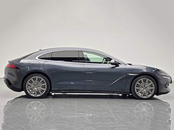 Фото 7 - Denza Z9