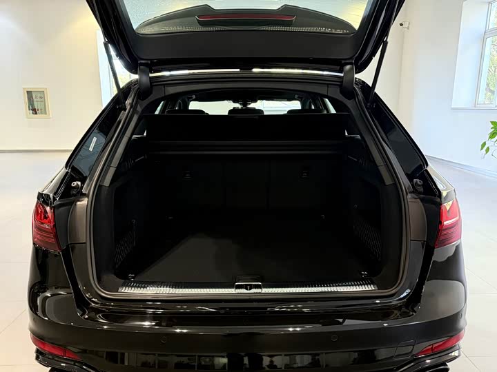 Фото 9 - Audi RS 4