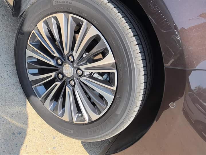 Фото 6 - Buick GL8 ES