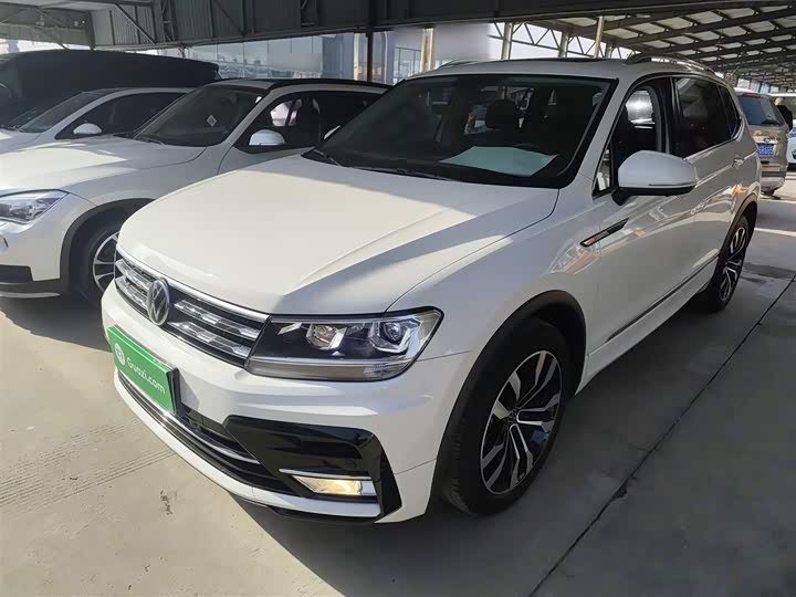 Фото 2 - Volkswagen Tiguan L Pro