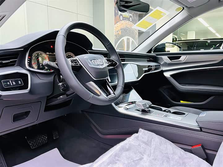 Фото 8 - Audi A6