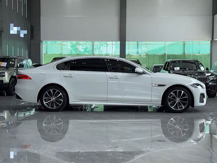 Фото 3 - Jaguar XF L