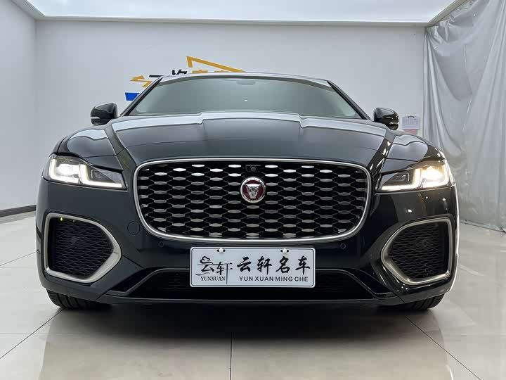 Фото 2 - Jaguar XF L