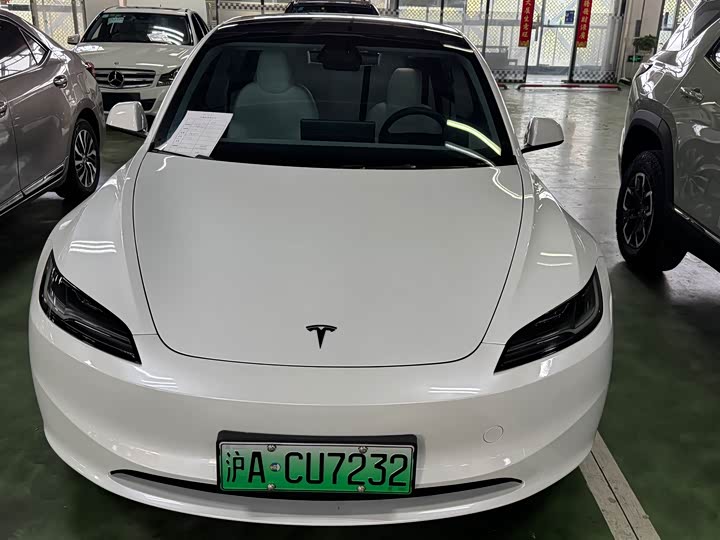 Фото 3 - Tesla Model 3