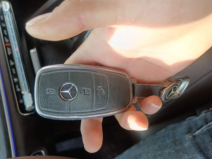 Фото 9 - Mercedes-Benz GLE-Class