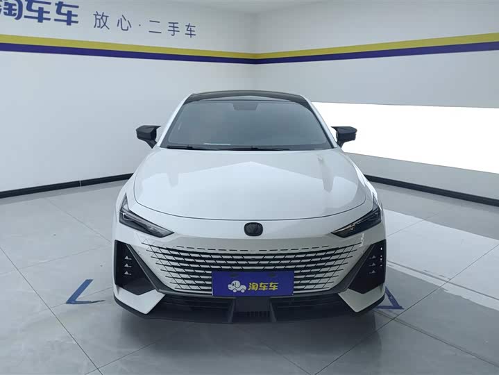 Фото 2 - Changan UNI-V