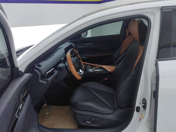 Фото 9 - Changan UNI-V