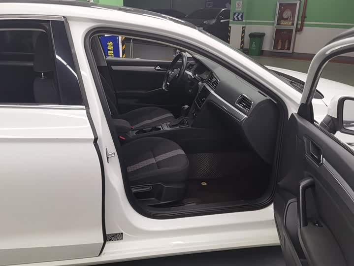 Фото 8 - Volkswagen Lamando L