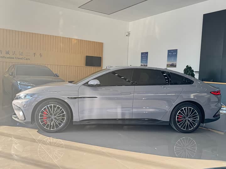 Фото 3 - BYD Han