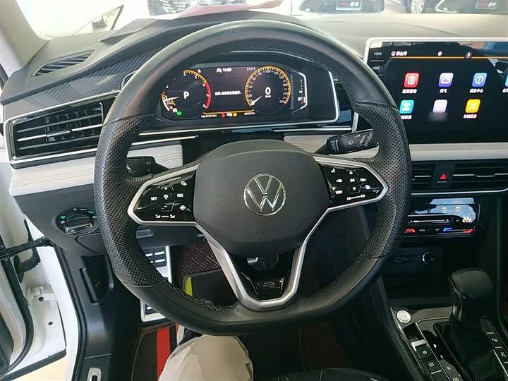 Фото 3 - Volkswagen Tiguan L Pro