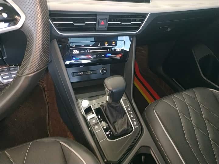 Фото 6 - Volkswagen Tiguan L Pro