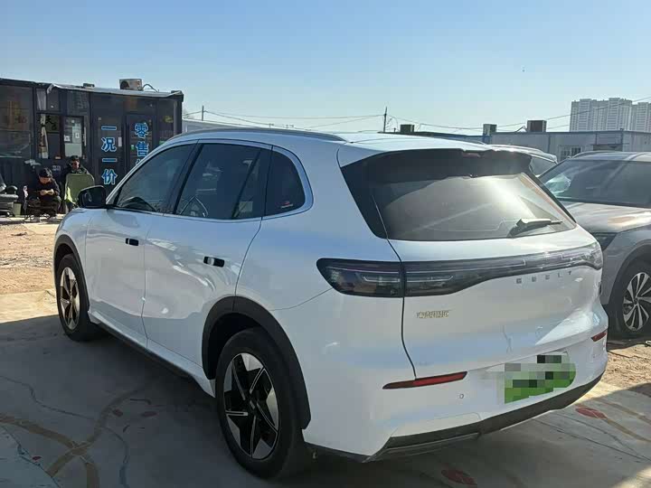 Фото 7 - Geely Galaxy E5