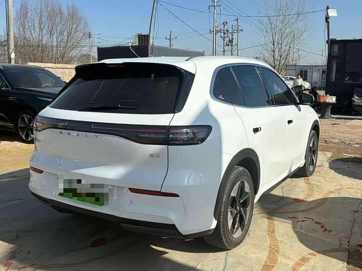 Фото 9 - Geely Galaxy E5