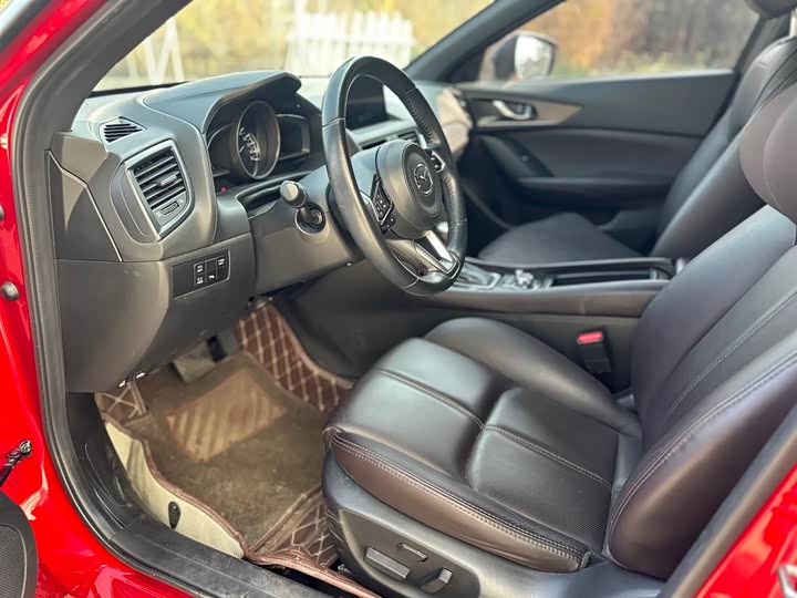 Фото 4 - Mazda CX-4