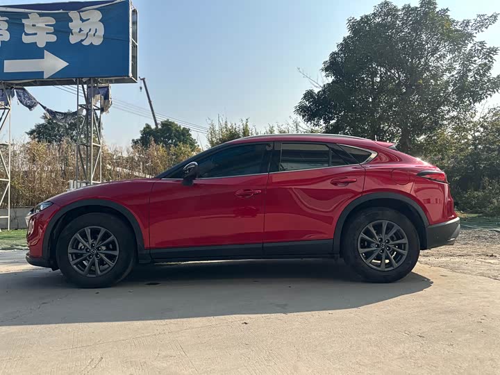 Фото 8 - Mazda CX-4