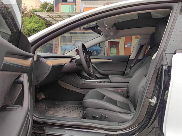 Фото 5 - Tesla Model 3