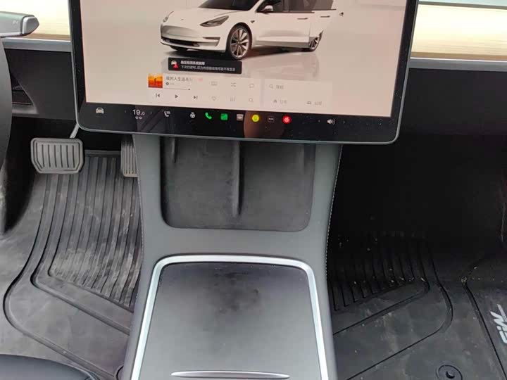 Фото 7 - Tesla Model 3