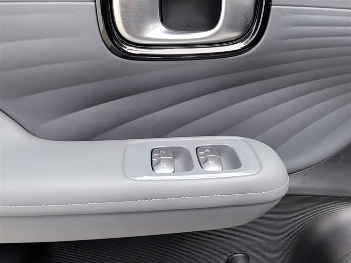 Фото 9 - GAC Aion UT