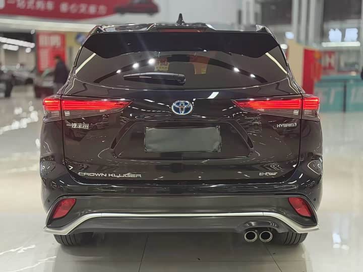 Фото 7 - Toyota Crown Kluger