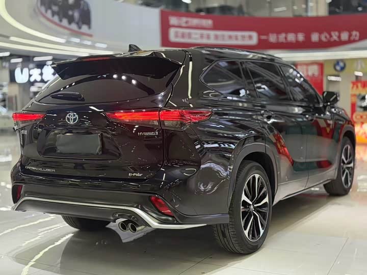 Фото 9 - Toyota Crown Kluger