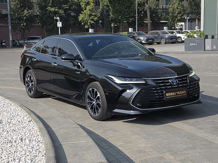 Фото 3 - Toyota Avalon