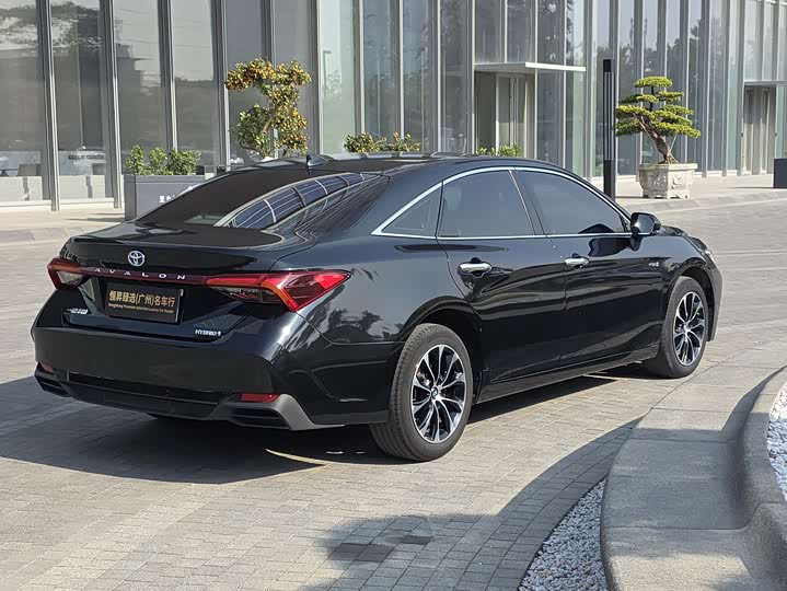 Фото 4 - Toyota Avalon