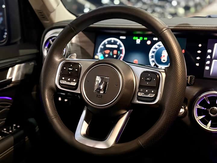 Фото 6 - Tank 300