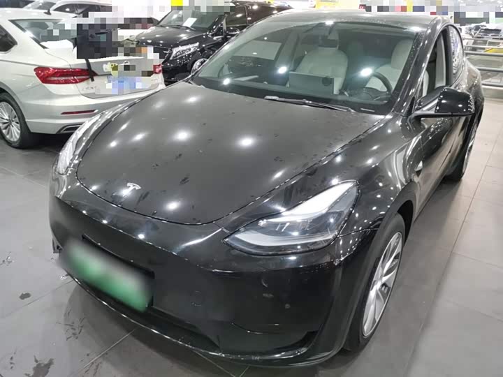 Фото 1 - Tesla Model Y