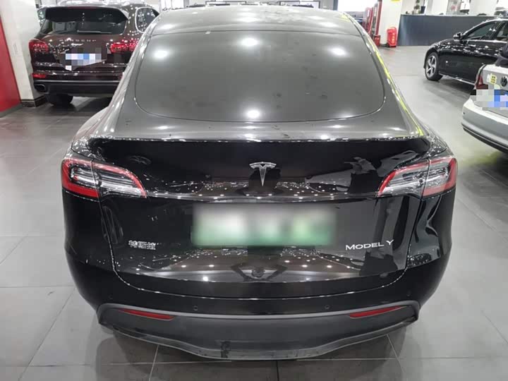 Фото 6 - Tesla Model Y