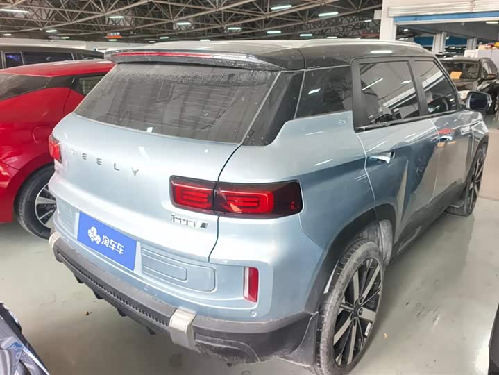 Фото 3 - Geely Icon