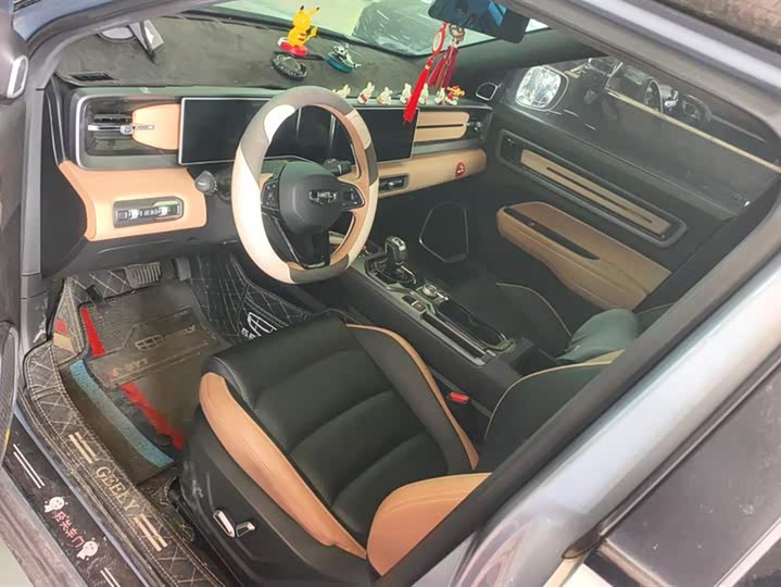 Фото 9 - Geely Icon