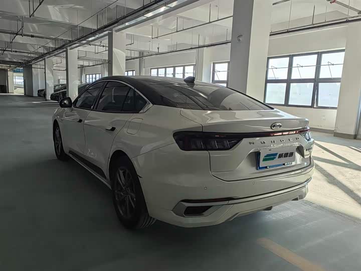 Фото 8 - Ford Mondeo