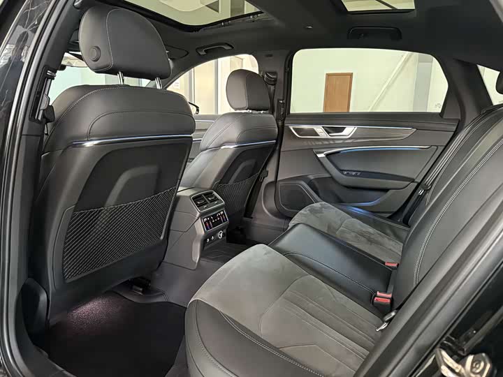 Фото 9 - Audi A6L