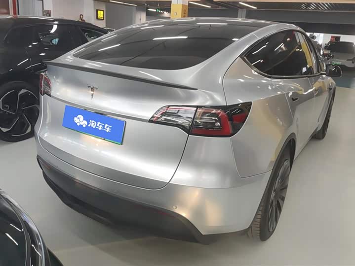 Фото 3 - Tesla Model Y