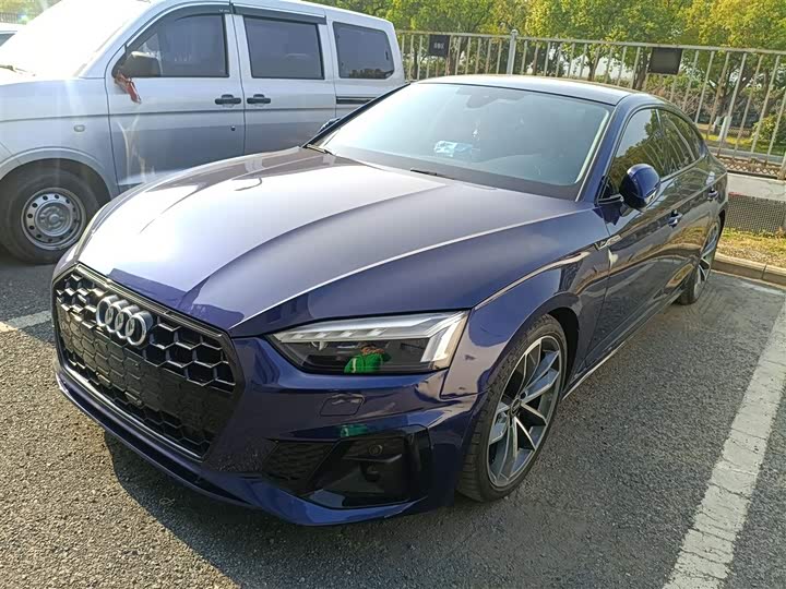 Фото 1 - Audi A5