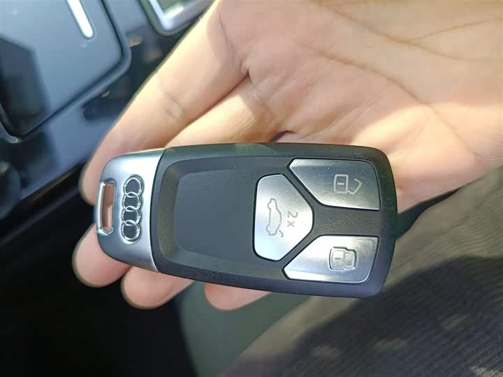 Фото 9 - Audi A5