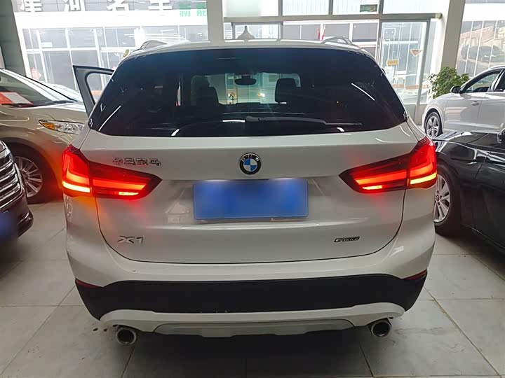 Фото 6 - BMW X1