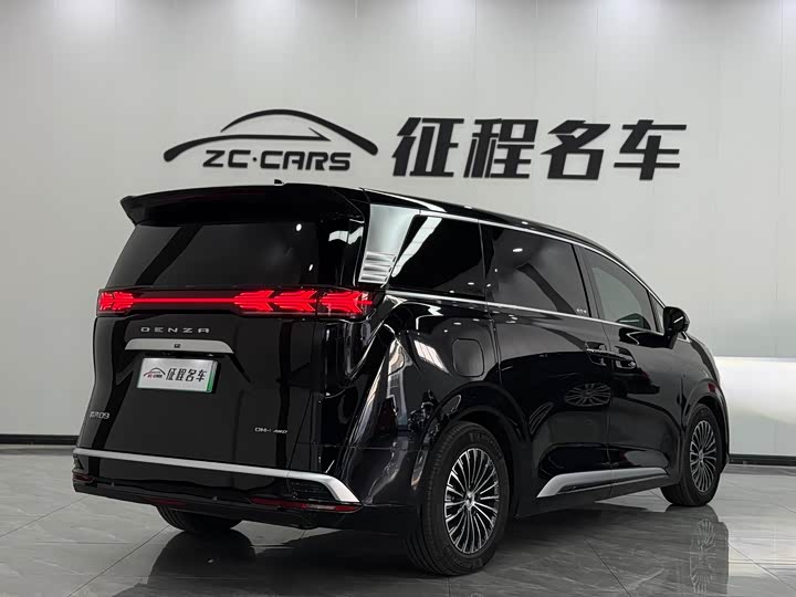 Фото 5 - Denza D9