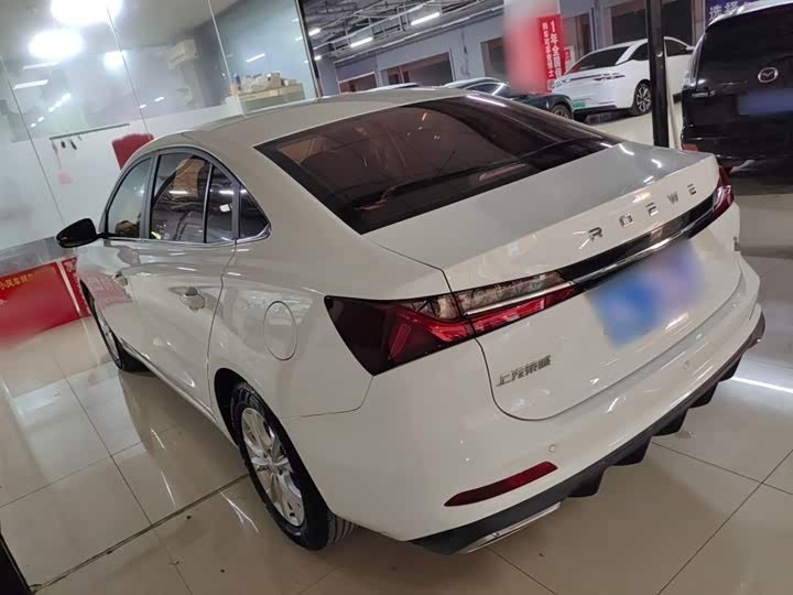 Фото 5 - Roewe i5