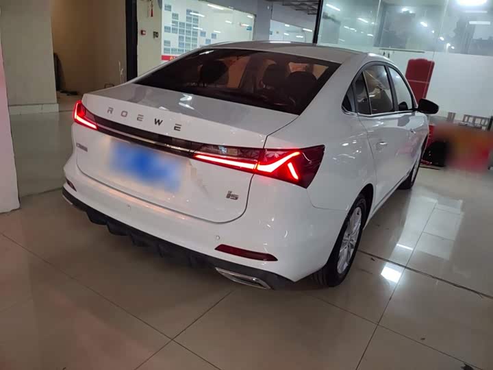 Фото 7 - Roewe i5