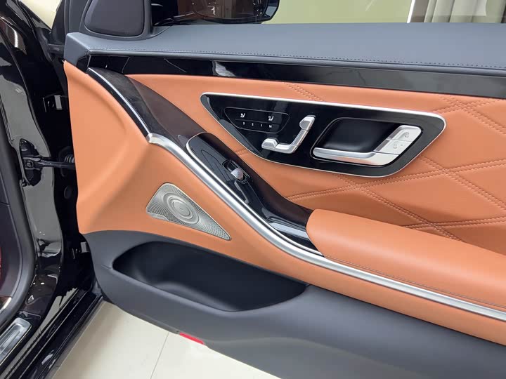 Фото 5 - Mercedes-Benz Maybach S-Class