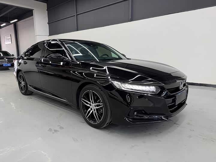 Фото 3 - Honda Accord