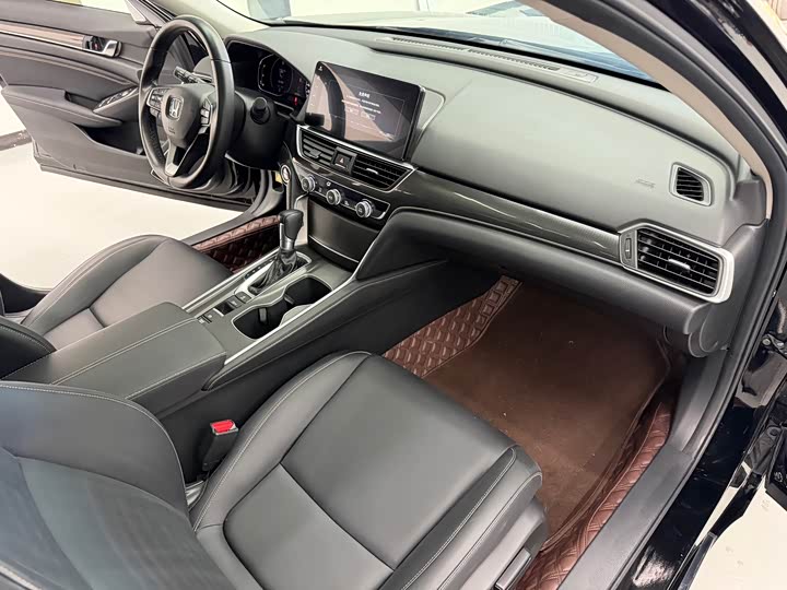 Фото 7 - Honda Accord