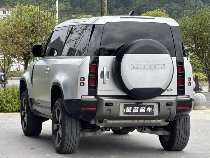 Фото 9 - Land Rover Defender