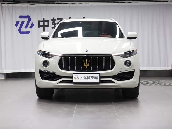 Фото 2 - Maserati Levante
