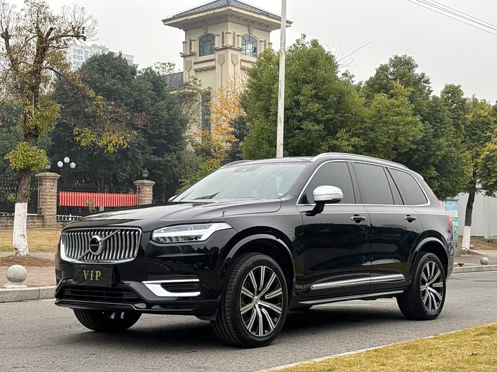 Фото 1 - Volvo XC90