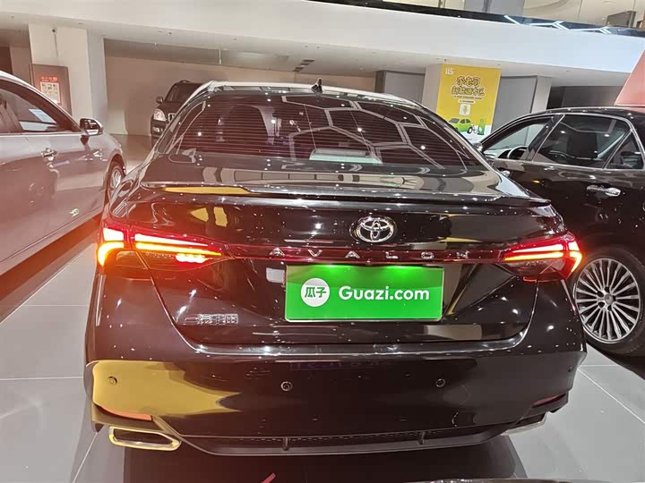 Фото 6 - Toyota Avalon