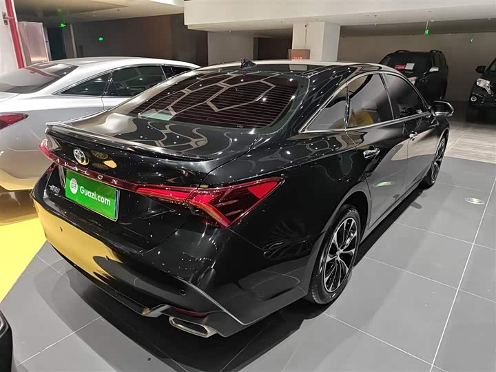 Фото 7 - Toyota Avalon